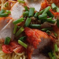 ร้านบะหมี่นาทอง
