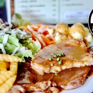 วรชัยคอฟฟี่ (สามกษัตริย์)