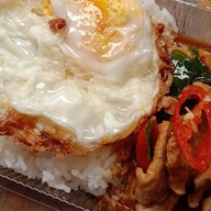 ชายสี่ บะหมี่เกี๊ยว @แหลมฉบัง