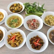 ข้าวแกงปักษ์ใต้ป้าเกษร(ศูนย์อาหาร เซ็นจูรี่ ชั้นB )