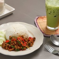 เมนูของร้าน ร้านตำหนักแก้ว ราคาเริ่มต้น 59 บาท อร่อยระดับตำนานมากกว่า 20