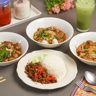 เมนูของร้าน ร้านตำหนักแก้ว ราคาเริ่มต้น 59 บาท อร่อยระดับตำนานมากกว่า 20