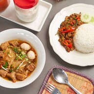 เมนูของร้าน ร้านตำหนักแก้ว ราคาเริ่มต้น 59 บาท อร่อยระดับตำนานมากกว่า 20
