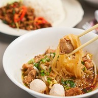 เมนูของร้าน ร้านตำหนักแก้ว ราคาเริ่มต้น 59 บาท อร่อยระดับตำนานมากกว่า 20