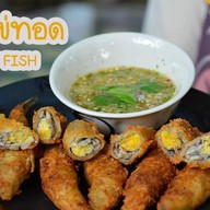 ปลาไข่ทอด CAT EAT FISH