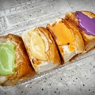 เมนูของร้าน Pig Family ขนมปังสังขยา ปังปังไส้ทะลัก บางพลี