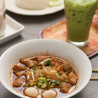 เมนูของร้าน ร้านตำหนักแก้ว ราคาเริ่มต้น 59 บาท อร่อยระดับตำนานมากกว่า 20