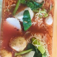 ก๋วยเตี๋ยวลูกชิ้นปลาอาไต๋ ทวีวัฒนา ขาหมูทอง 5