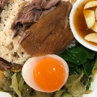 ข้าวขาหมู เซนต์หลุยส์ ซีคอนบางแค