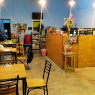 การะเกด  ผัดไทย. หอยทอด อาหารตามสั่ง