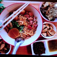 กินเส้น Halal Food <3