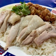 ตี๋ใหญ่ข้าวมันไก่และข้าวขาหมู สาขาไทรน้อย เรื่องข้าวมันไก่ โปรดไว้ใจเรา