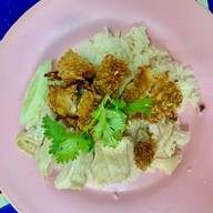 ตี๋ใหญ่ข้าวมันไก่และข้าวขาหมู สาขาไทรน้อย เรื่องข้าวมันไก่ โปรดไว้ใจเรา