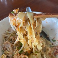 ก๋วยเตี๋ยวหน้าโรงเรียนสุพรรณภูมิ