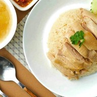 ข้าวมันไก่เฮียสันต์ สาขาพหลโยธิน52