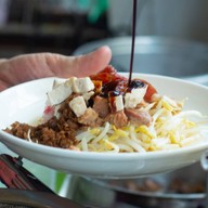 ก๋วยเตี๋ยวหลอดเจ๊ใหญ่