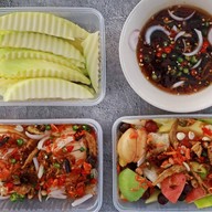 ยำผลไม้ yumyum fruit