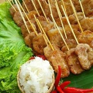 หมูปิ้งณัฐวุฒิ ตลาดไท