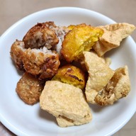 เต้าหู้ทอดไปรษณีย์กลาง