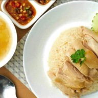ข้าวมันไก่เฮียสันต์ สาขาพหลโยธิน52
