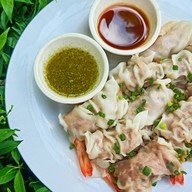 ลุงจาปาโก๋ อาคาร QS มหาวิทยาลัยนเรศวร