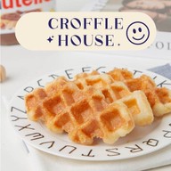 Croffle house ( ครอฟเฟิล เฮาส์ ) / ครัวซองต์ วาฟเฟิล นมสดสตอเบอร์รี่ / croffle croissant waffle