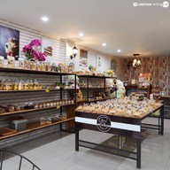 บรรยากาศ ปังนิ่ม เบเกอรี่ สาขาตลาดศรีนคร อ.เมือง จ.นครสวรรค์
