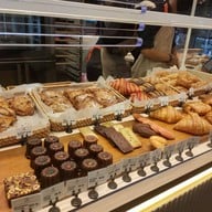 Eric Kayser เซ็นทรัลอีสต์วิลล์