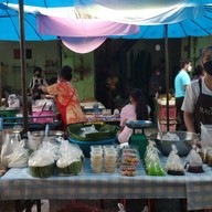 ขนมจีน&ขนมหวาน ร้านเจ้น้อง (ตลาดซอยไร่รั้ง)