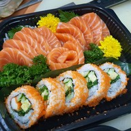 Sugoi Sushi สุโก่ย ซูชิ แซลมอนสดนอร์เวย์