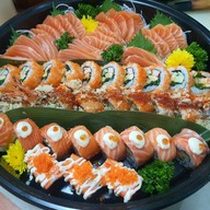 Sugoi Sushi สุโก่ย ซูชิ แซลมอนสดนอร์เวย์