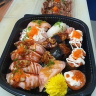 Sugoi Sushi สุโก่ย ซูชิ แซลมอนสดนอร์เวย์
