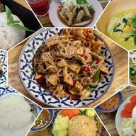 จักรวาลขนมเส้น