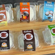 ขนมบ้านตี๋น้อย โมจิครีม เครปเย็น & เบเกอรี่ อุทัยธานี