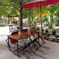 บรรยากาศ ร้านแซ่บในสวน @ช้างกลาง