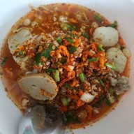 ก๋วยเตี๋ยวลุงหนวดต้มยำรสเจ็บ+น้ำใสและน้ำตก ไม่มีสาขา