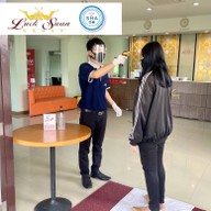 Swan cafe and eatery ตลาดบ้านใหม่