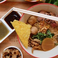 กินเส้น Halal Food <3