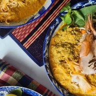 ขนมจีนอิ่มแปล้น้ำยาปู&ยำ&ส้มตำปากเจ่อ