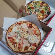 Sunshine Pizza 😋 very delicious with the best cheese สุขสวัสดิ์