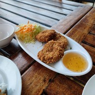 เมนูของร้าน เรือริมธาร
