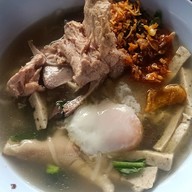ก๋วยจั๊บญวนอุบลร้านโก้ ก๋วยจั๊บอุบลหมูยอแท้ ซุปกระดูกเล้งหอมๆ เจ้าแรกของโป่งไผ่ ลูกค้าที่สั่งผ่านแอพหากได้สินค้าไม่ครบไม่ถูกรบกวนโทรกลับทางร้านเพื่อชดเชยให้ได้ทันทีเลยนะครับขอบคุณมากครับ