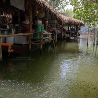 ตลาดน้ำพันท้ายนรสิงห์