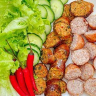 มาดามไส้อั่ว ปิ่นเกล้า