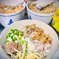 แทน เมืองเลย โจ๊กหมู ข้าวต้มหมูตุ๋น