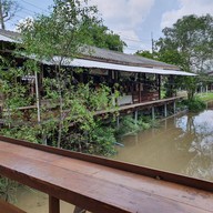 บรรยากาศ ก๋วยเตี๋ยวปลาอัมพวา