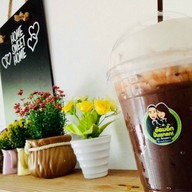 Aom Eik Pan Laek (อ้อมอิ๊กปั่นแหลก)