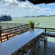 Mr. Lee. Coffee Songkhla