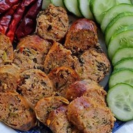 มาดามไส้อั่ว ปิ่นเกล้า