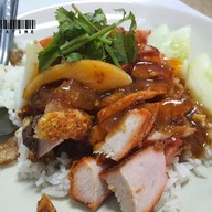 เมนูของร้าน ข้าวหมูแดงเรือเมล์
